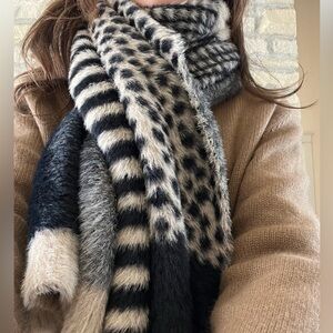 ANTHROPOLOGIE Plush Black and Beige Blanket Scarf Like new